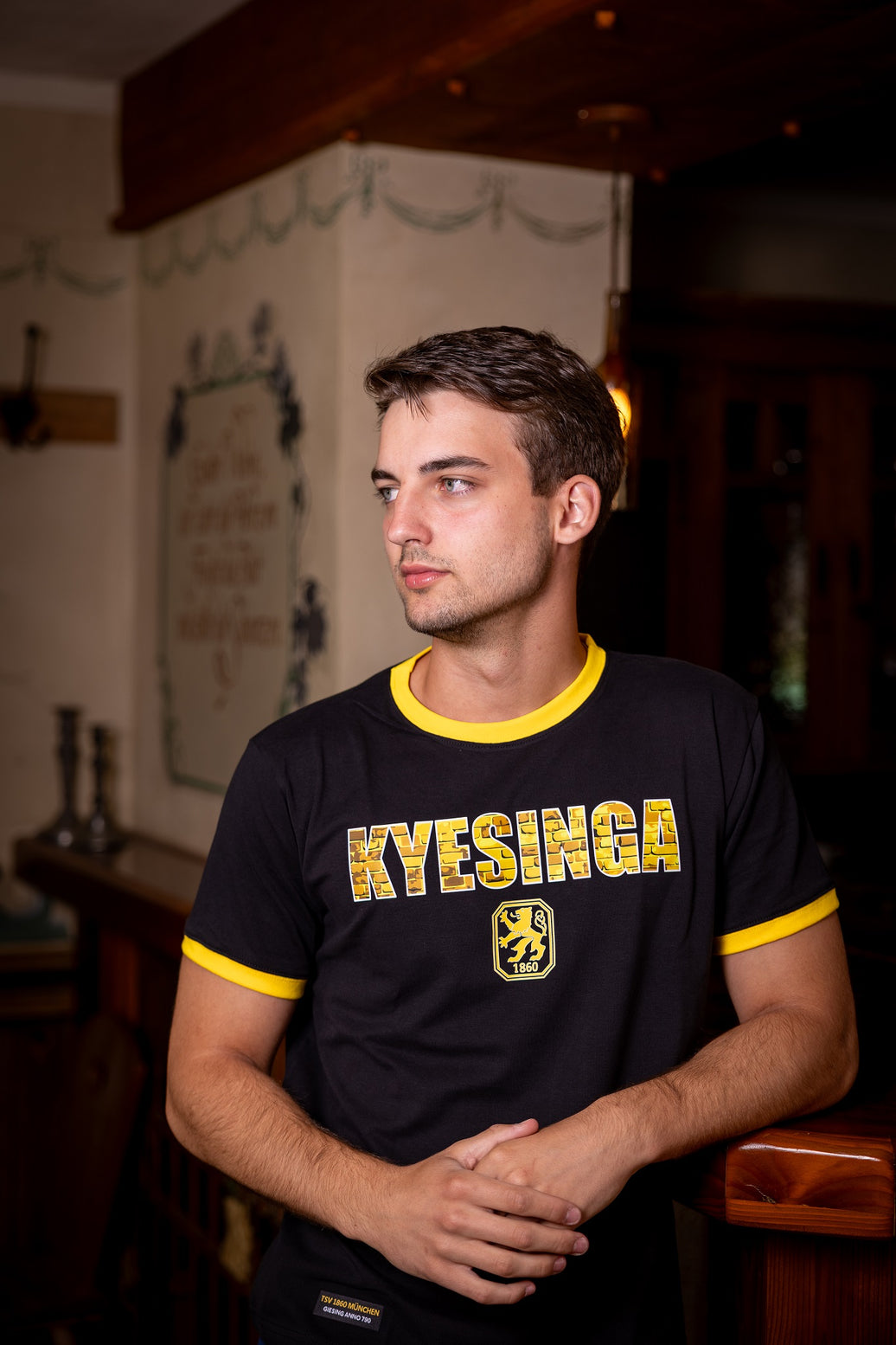T-Shirt Kyesinga schwarz