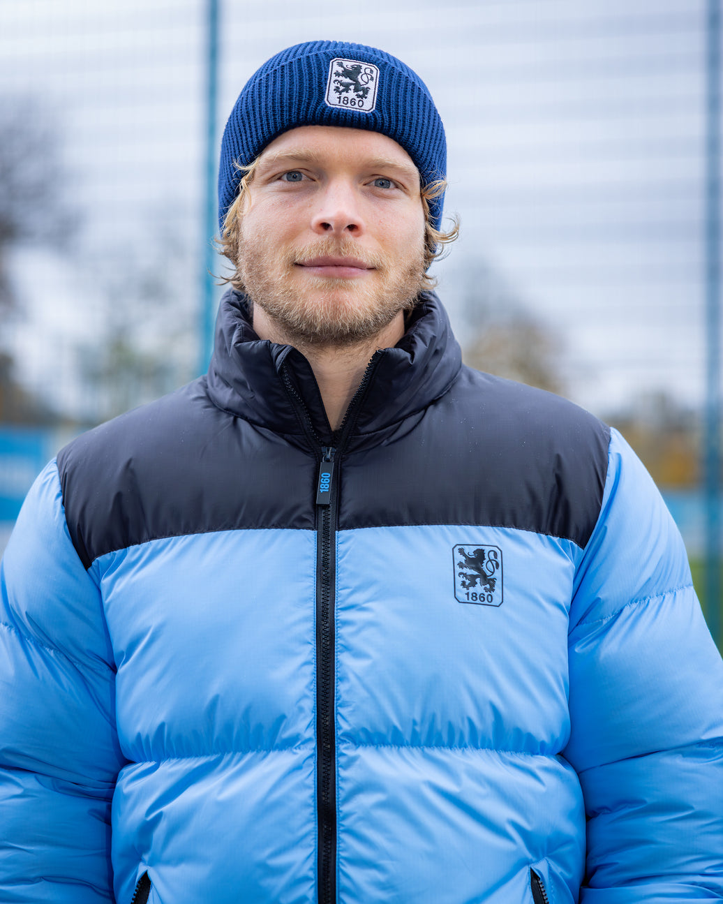 Winterjacke hellblau/schwarz