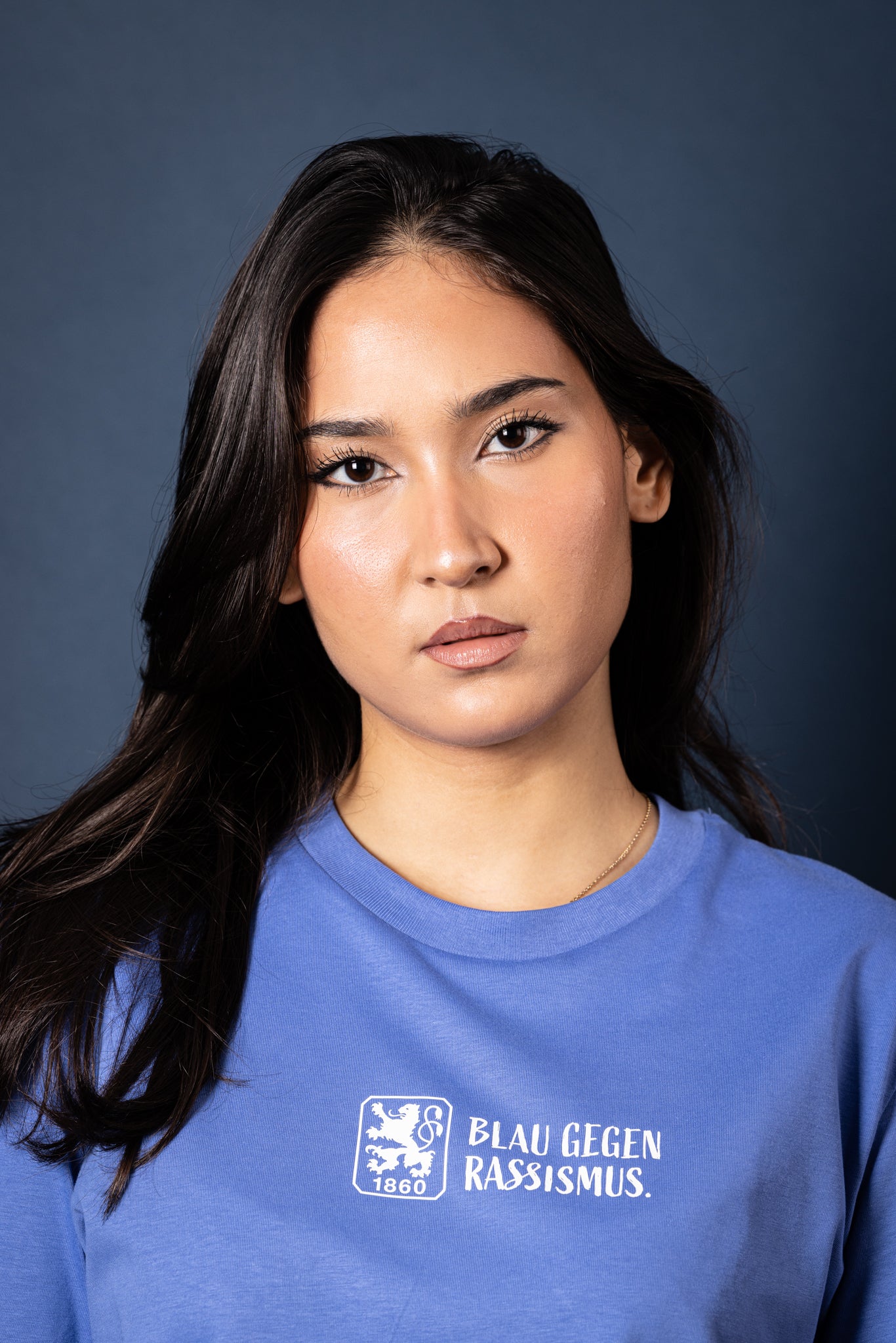 T-Shirt "Blau gegen Rassimus"